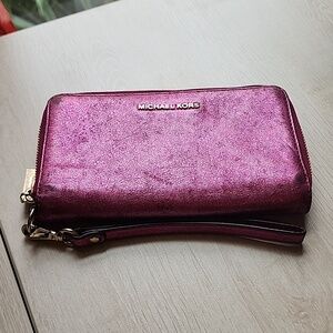 Used Michael‎ Kors Fuschia pink wallet